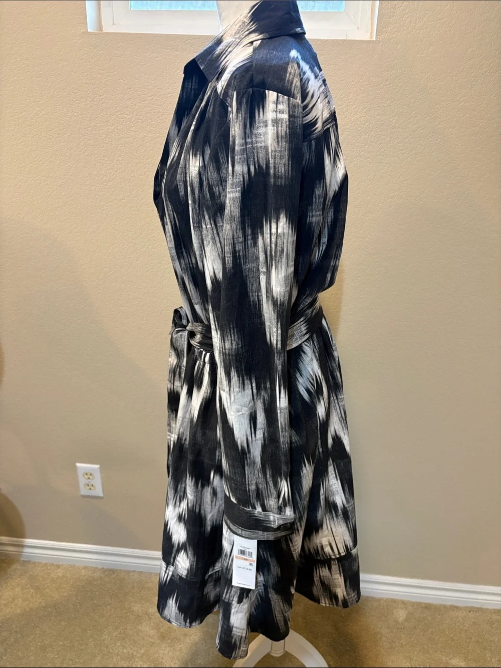 Calvin Klein Black and White Abstract Long Sleeve Tie Waist Collar Dress-14 - Picture 5 of 13
